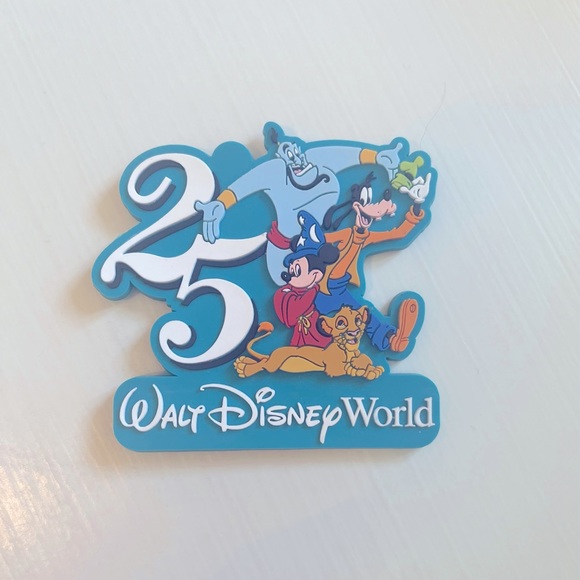 1997 Walt Disney World 25th Aaniversary Note Pad & Magnet.  Used Condition. - Picture 7 of 8